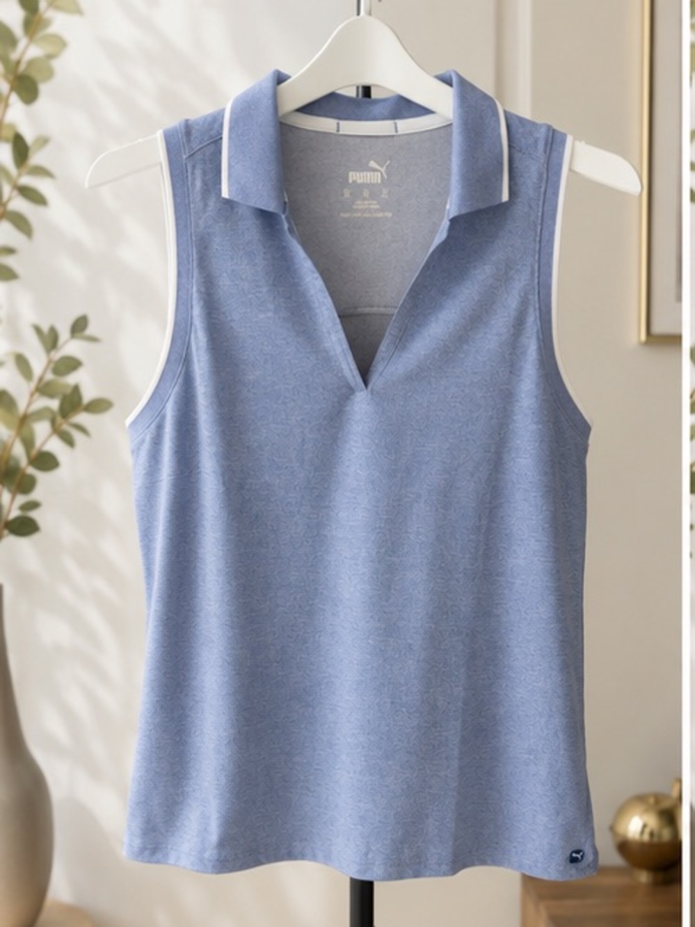 Puma women’s Light Blue Sleeveless Polo Tank with White Trim XL